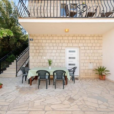 Ferienwohnung In Arbanija Mit Meerblick, Balkon, Klimaanlage, W-Lan 5137-1 Trogir Eksteriør billede