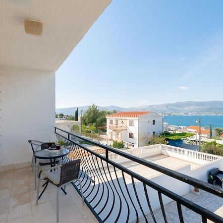 Ferienwohnung In Arbanija Mit Meerblick, Balkon, Klimaanlage, W-Lan 5137-1 Trogir Eksteriør billede