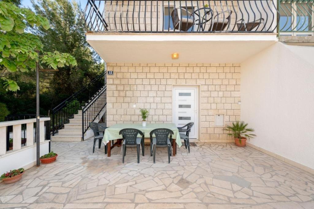 Ferienwohnung In Arbanija Mit Meerblick, Balkon, Klimaanlage, W-Lan 5137-1 Trogir Eksteriør billede