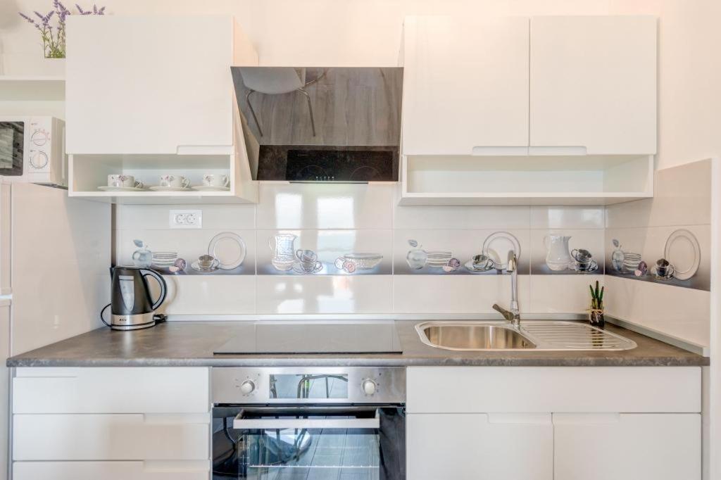 Ferienwohnung In Arbanija Mit Meerblick, Balkon, Klimaanlage, W-Lan 5137-1 Trogir Eksteriør billede