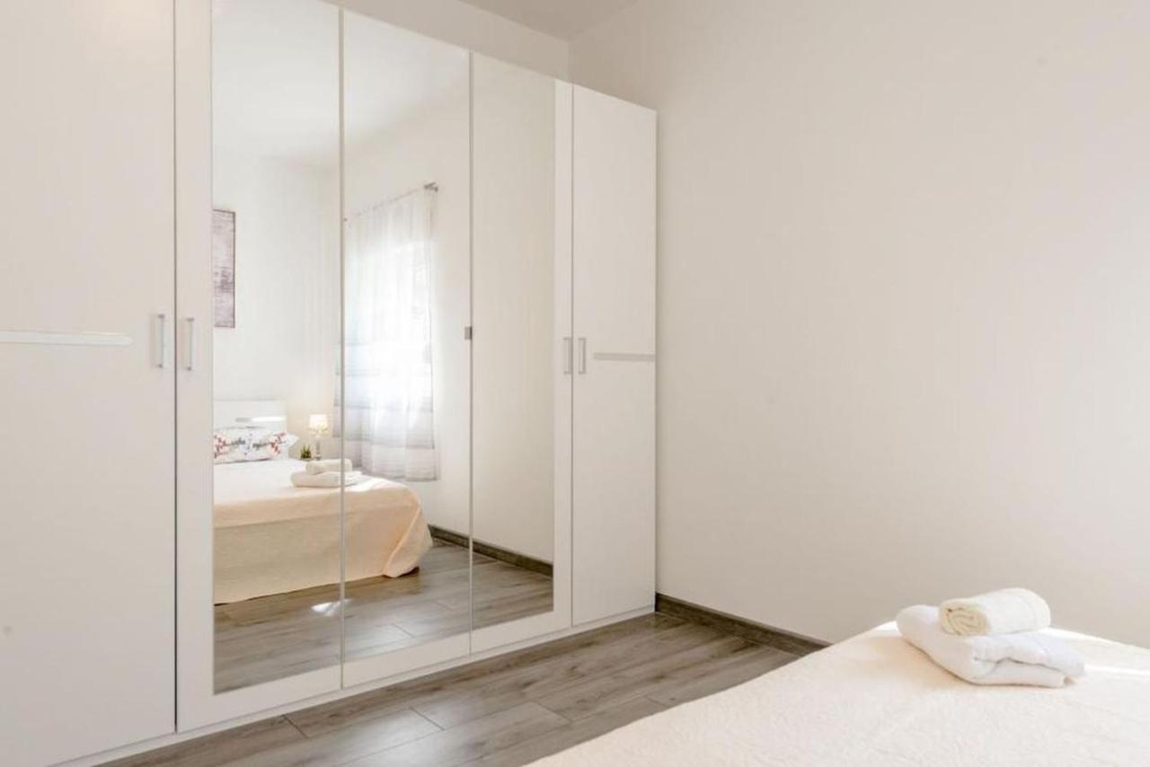 Ferienwohnung In Arbanija Mit Meerblick, Balkon, Klimaanlage, W-Lan 5137-1 Trogir Eksteriør billede